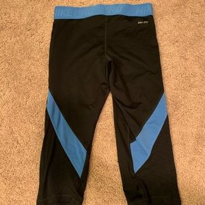 Cropped Nike Leggings- Dri-Fit